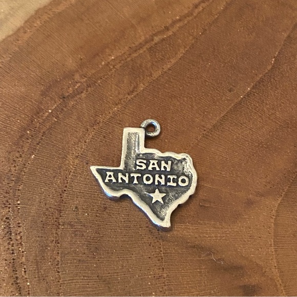 James Avery Jewelry Retired James Avery San Antonio 30